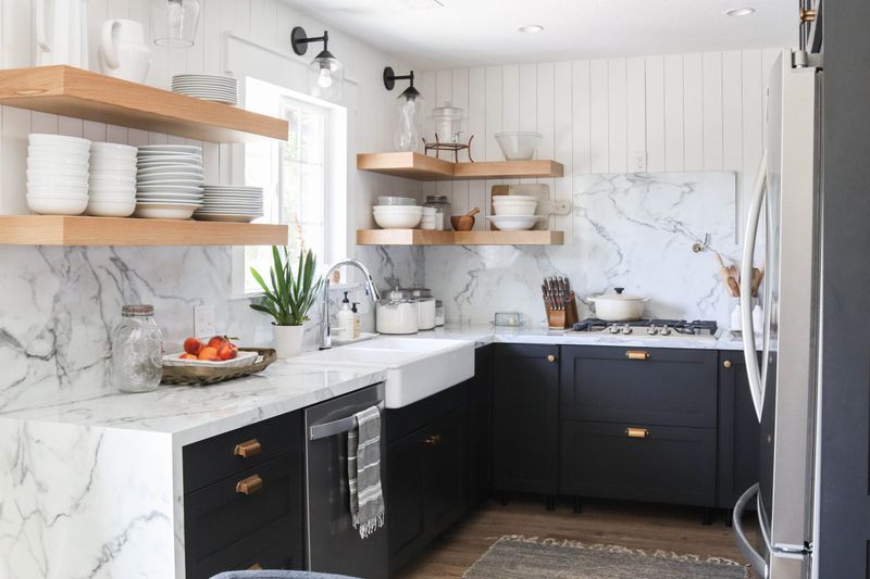9 Cheap-Looking Kitchen Features To Avoid In Arizona, And 9 That Wow Buyers - Decor Hint Laminate Countertops With Faux Stone Prints