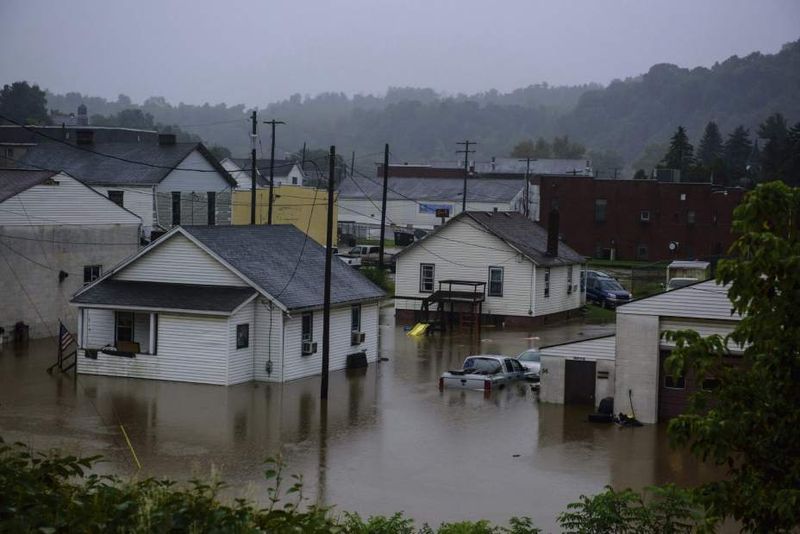 4 Types Of Homes In Irwin Losing Value In 2025 And 5 That Are Gaining Ground Fast - Decor Hint Homes In High-Flood Or Environmentally Risky Zones