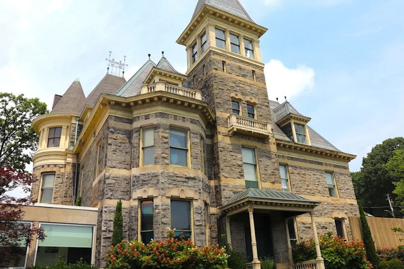 Glenview Mansion: Victorian Splendor in Yonkers
