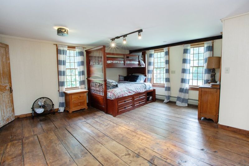 15 Photos Of A Lovely 1756 Miles Messenger House In Connecticut - Decor Hint Charming Guest Quarters