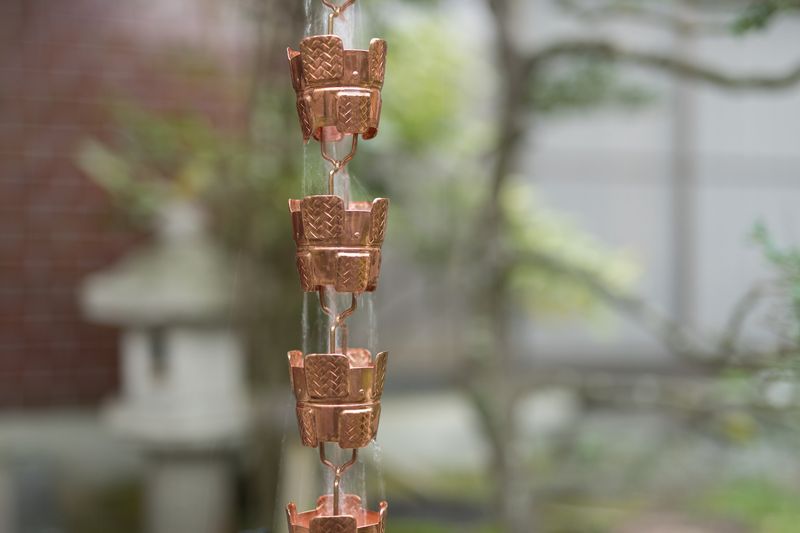 14 Tropical Garden Accents Seen Around Hawaii Villas - Decor Hint Copper Rain Chains