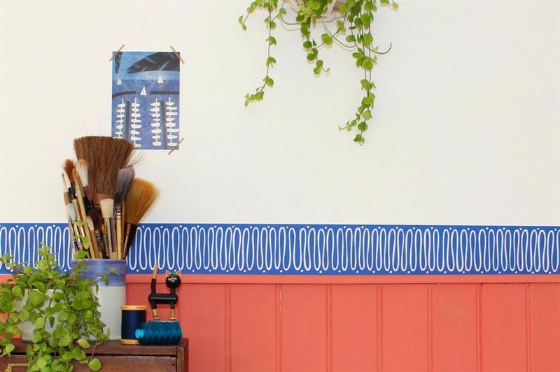 20 Outdated Décor Items That Make Your House Look Cheap - Decor Hint Wallpaper Borders