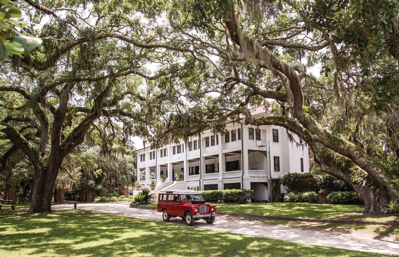 9 Georgia Mansions With Classic Hollywood-Inspired Style - Decor Hint Plum Orchard Mansion: Cumberland Island's Hidden Jewel
