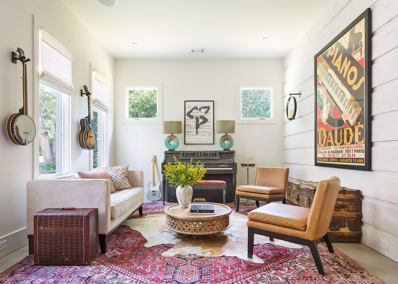 18 Most Useful Decorating Tips We've Ever Shared - Decor Hint Balance Old and New Pieces