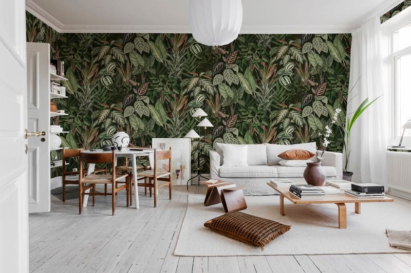 10 Vintage Touches In Eugene Homes That Are Back In Style And 2 That Never Left - Decor Hint Wallpaper Makes a Bold Comeback