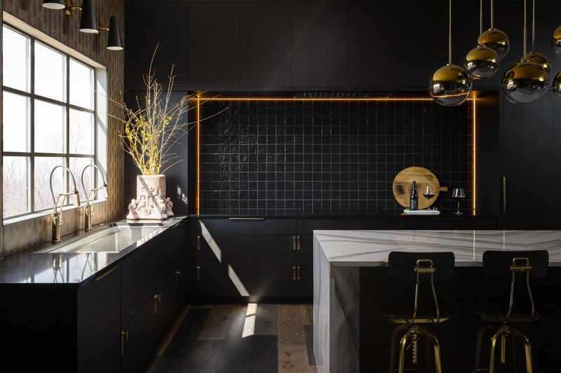 Colorado Kitchens Are Moving On From These 11 Looks (But These 13 Are Here To Stay) - Decor Hint All-Black Kitchens