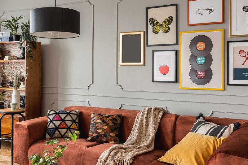 20 Common Mistakes That Make Your Home Look Tacky - And What To Do Instead - Decor Hint Skipping Personal Touches And Making Spaces Feel Generic