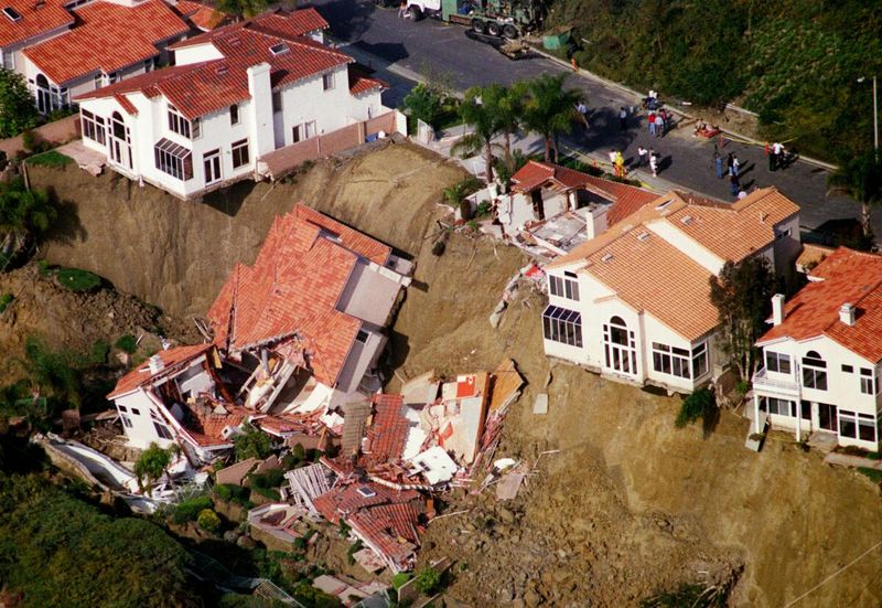 Los Angeles Housing Outlook 13 Properties At Risk Of Decreasing In Value - Decor Hint Climate-Risk Hillside Zones