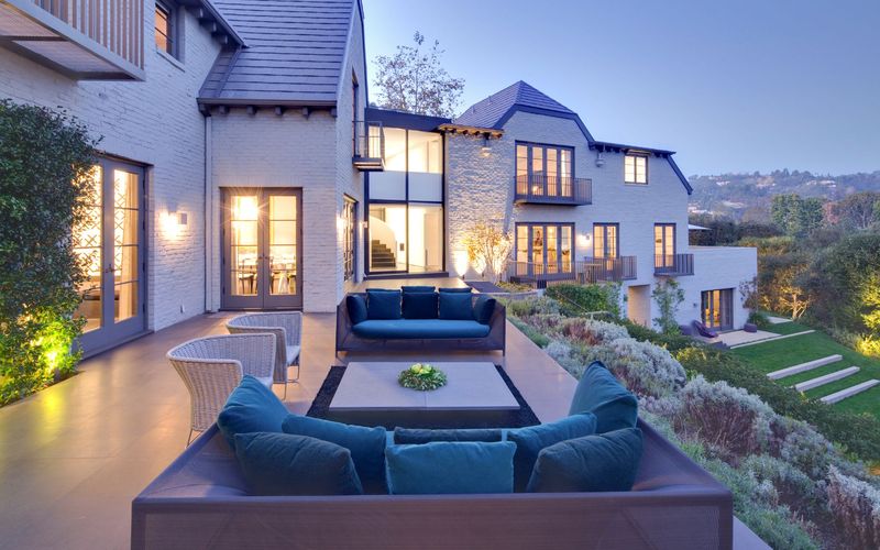 From Miami To Beverly Hills 23 Estate Sales That Just Rocked The Market - Decor Hint Ridgedale Drive Modern Estate