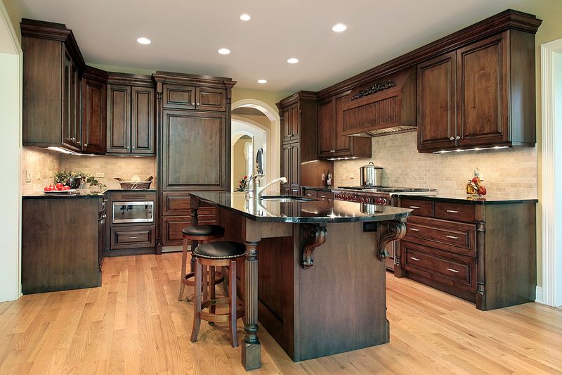 6 Kitchen Trends On The Rise (With 8 Classic Looks That Never Fail) - Decor Hint Hardwood Flooring