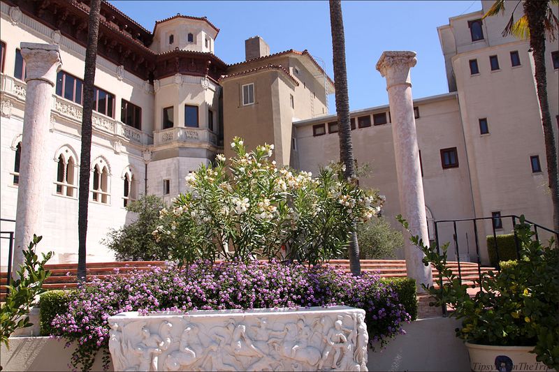 Step Inside Hearst Castle In California's Coastal Hills - Decor Hint Courtyards