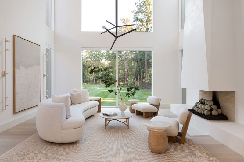 10 Timeless Decor Trends Still Going Strong in New York Homes - Decor Hint Minimalist Design