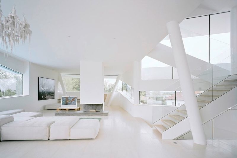 10 Furniture Colors To Ditch In 2025 And 10 That Should've Never Happened - Decor Hint Glossy All-White Everything