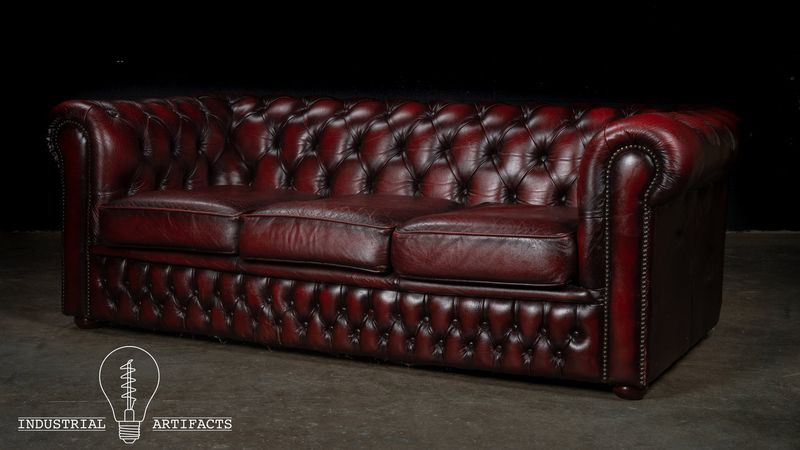 4 Couch Colors That Are Losing Popularity In Pennsylvania And 4 New Favorites To Consider - Decor Hint On the Way Out: Burgundy Leather