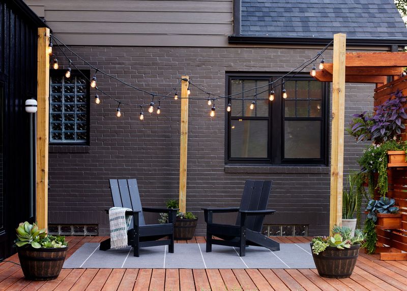 7 Porch Pieces To Toss And 5 That Designers Recommend Keeping - Decor Hint Keep: Substantial Outdoor Lighting