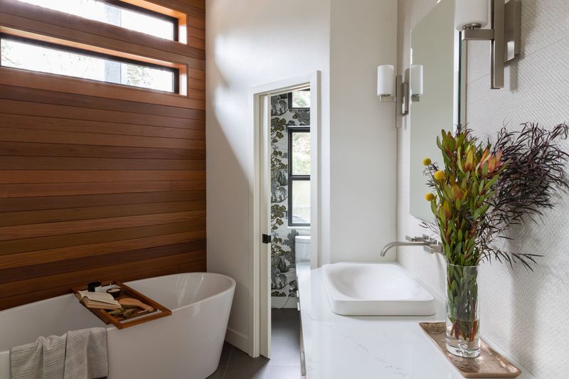 Oregon Experts Warn These 17 Residential Looks Are Fading Fast - Decor Hint Shiplap Walls