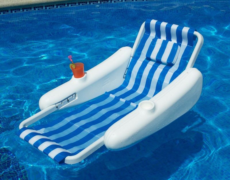 37 Stylish Poolside Designs That Make Everyday Feel Like Vacation - Decor Hint Floating Loungers With Cup Holders