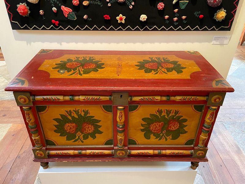 Vintage Finds That Prove Pennsylvania Furniture Trends Never Fade - Decor Hint Pennsylvania Dutch Blanket Chests
