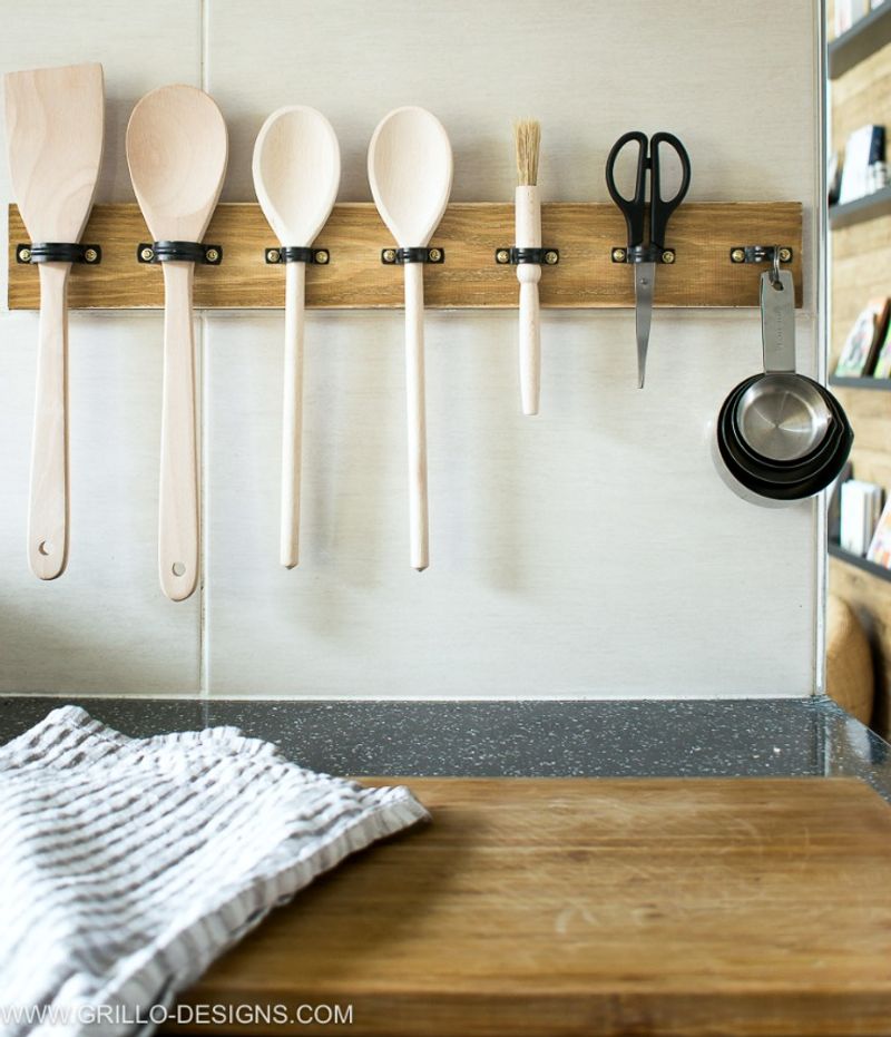 Designers Say These 34 Kitchen Features Are Always A Bad Idea - Decor Hint Hanging Utensils on Walls