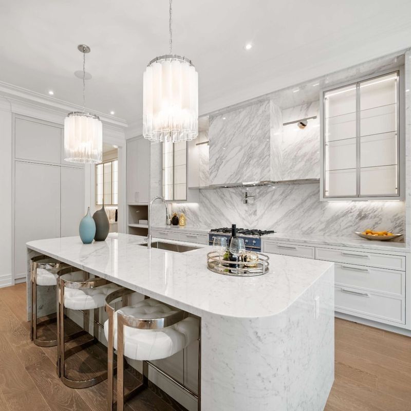 24 Clever Upgrades Designers Swear By For A High-End Kitchen Vibe - Decor Hint Elegant Backsplash Tile