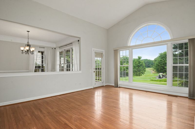 18 Reasons You Should Or Shouldn't Make Major Upgrades Before You Sell Your House According To Real Estate Agents - Decor Hint Window Replacements Make Sense In Older Homes