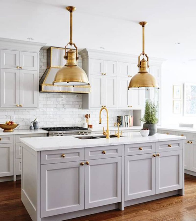 10 Retro Decor Ideas That Hold Up Today, And 5 That Definitely Don't - Decor Hint Vintage Brass Fixtures