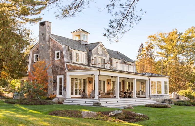 5 New Jersey Style Staples Designers Still Swear By - Decor Hint Wraparound porches with vintage-inspired furniture