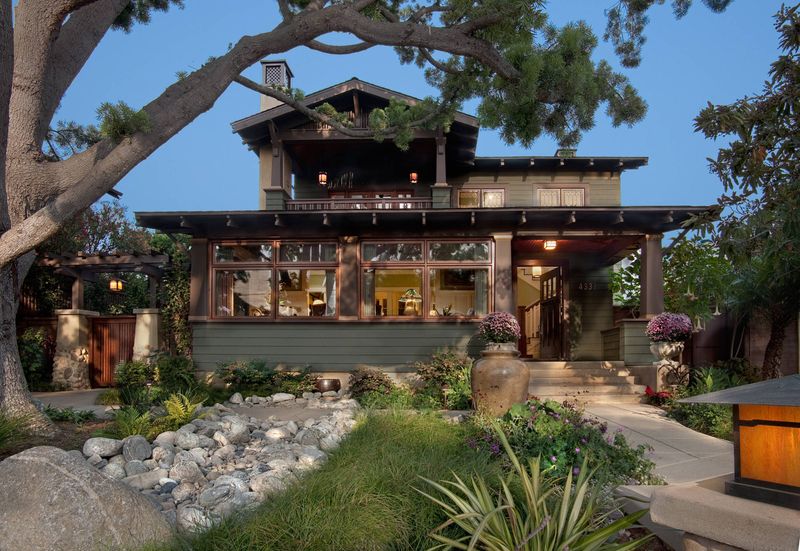 I've Watched Illinois Architecture Evolve And These 17 Styles Could Disappear By 2030 - Decor Hint Arts & Crafts Cottages