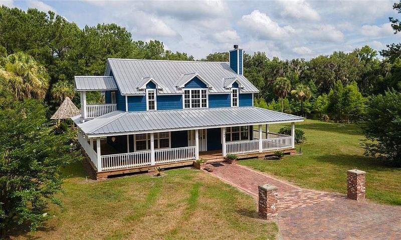 3 Coastal Curb Appeal Mistakes To Avoid Plus 6 Florida Designs That Shine - Decor Hint Old Florida Cracker Vernacular