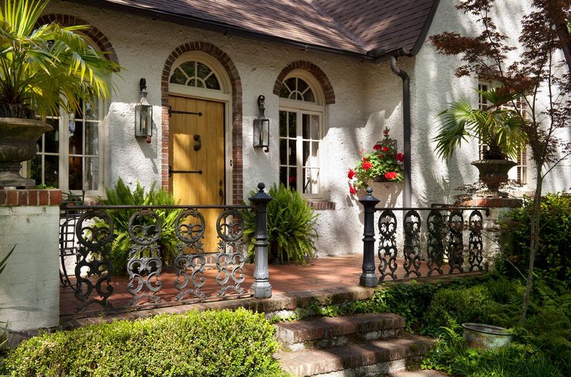 Heritage-Inspired Landscaping Elements