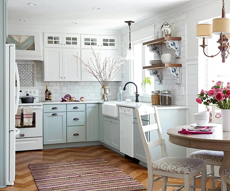 17 Kitchen Design Choices In Alabama Homes That Buyers Often Dislike - Decor Hint Carpet In The Kitchen