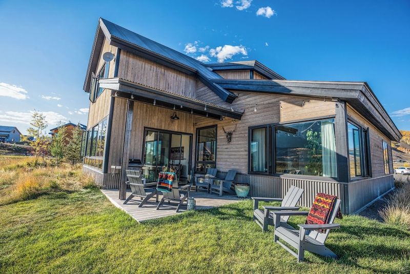 7 Luxury Cabins In Colorado Are Heating Up For 2025 + 2 That Are Rising Quicker Than Ever - Decor Hint Wildflower-Surrounded Gems In Crested Butte
