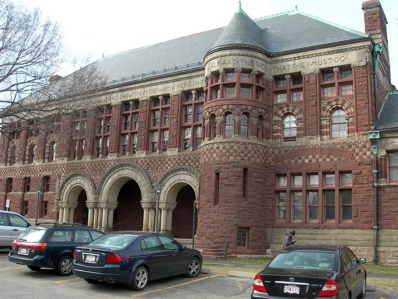 I've Watched Illinois Architecture Evolve And These 17 Styles Could Disappear By 2030 - Decor Hint Rusticated Romanesque structures