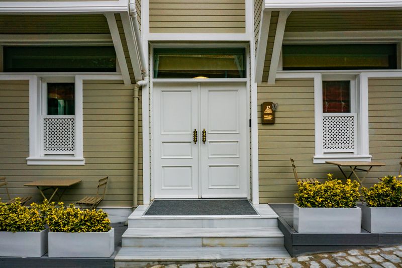 8 Landscaping Changes That Could Transform The Look Of Your Whole Property - Decor Hint Symmetrical Flower Beds