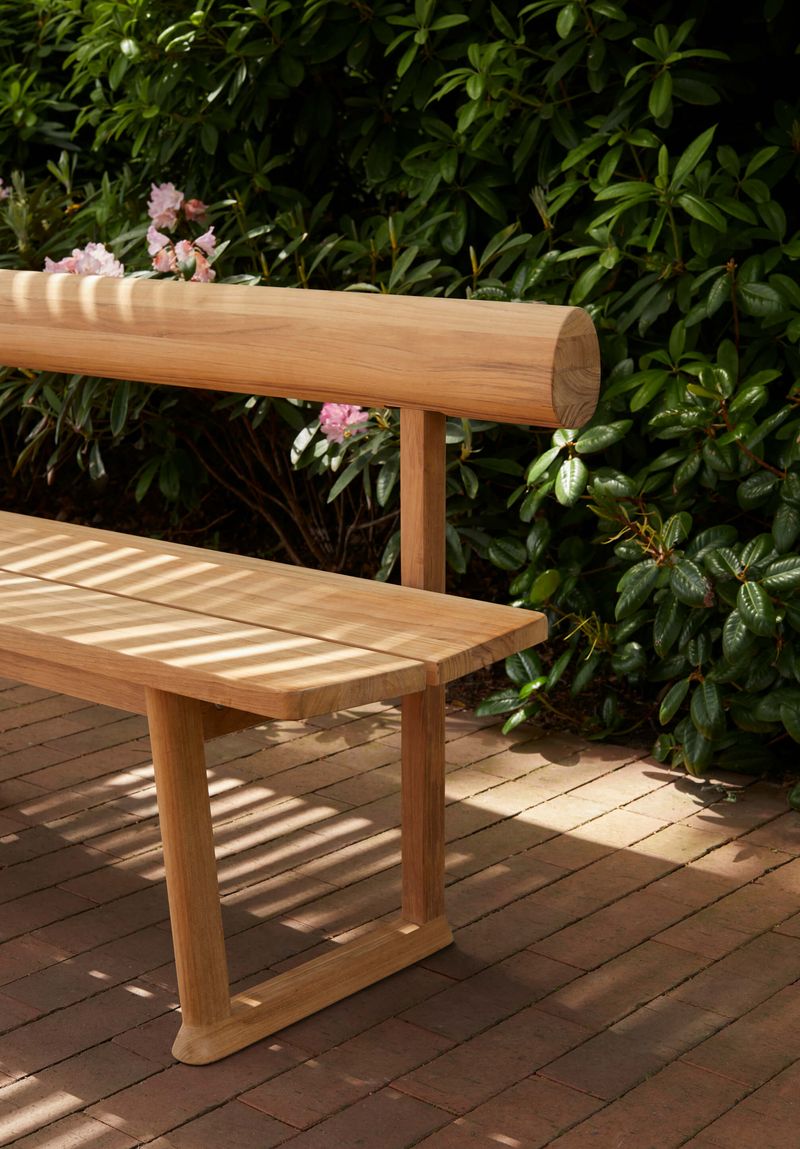 Banco Seating Built Into Walls