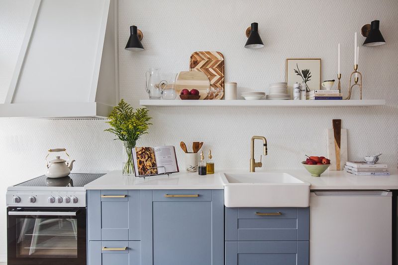 17 Small, But Cool Ways To Make Your Kitchen Look Like An After Shot On HGTV - Decor Hint Float Some Shelves