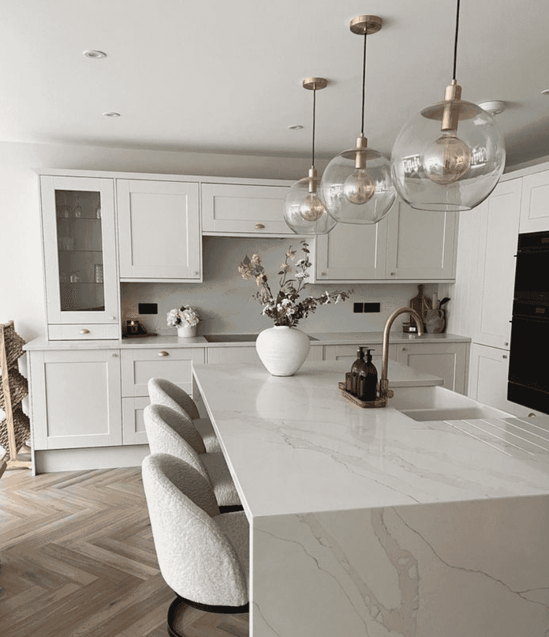 13 White Kitchens That Prove Minimalism Is Here To Stay - Decor Hint Crisp White Quartz Countertops