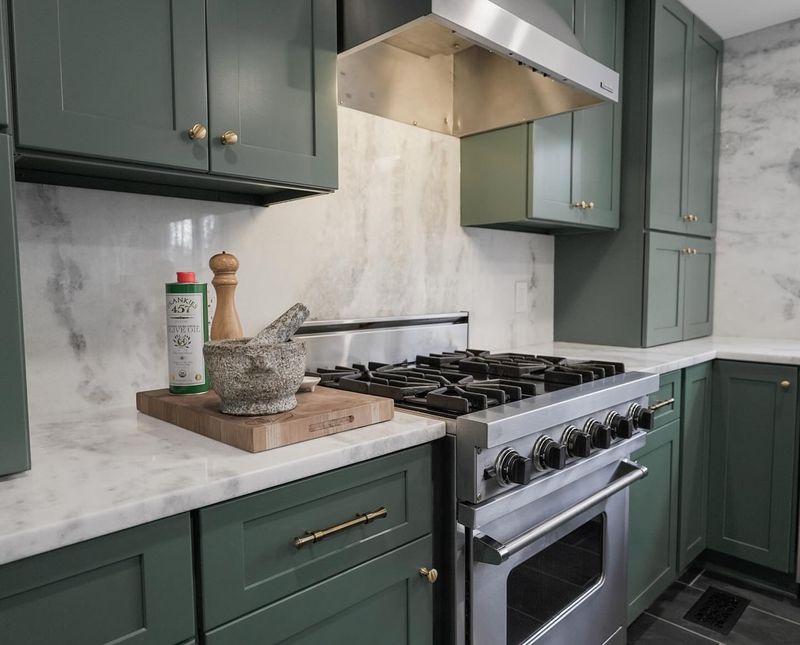 20 Color-Drenched Kitchens That Prove This Paint Trend Is Totally Timeless When Used Right - Decor Hint Forest Green Traditional Appeal