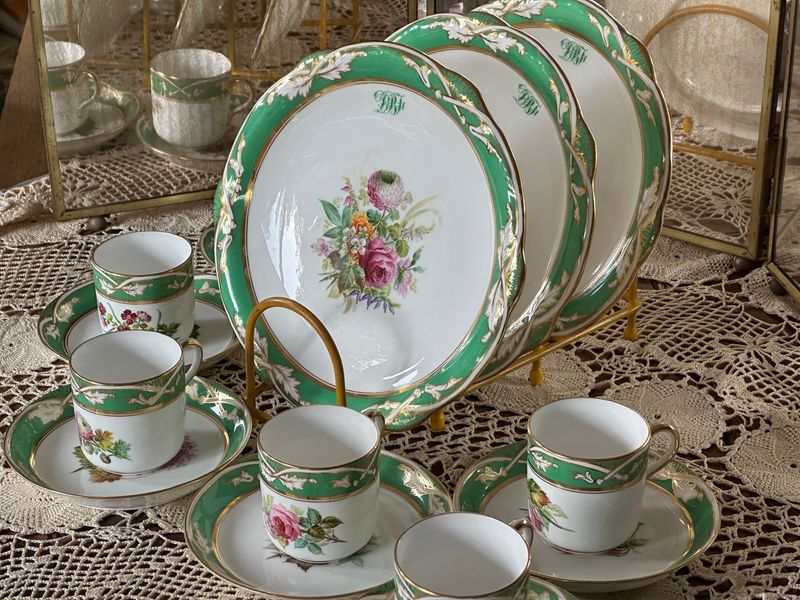 10 Things in Grandma's Living Room That Are Worth A Fortune - Decor Hint Fine China and Dishware
