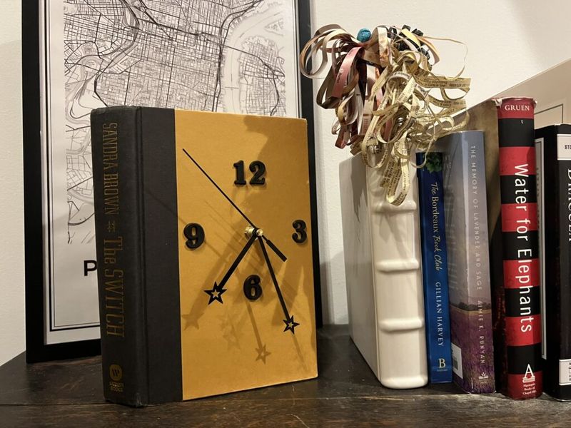 30 Smart Home Decorating Ideas That Cost Almost Nothing - Decor Hint Vintage Book Wall Clock
