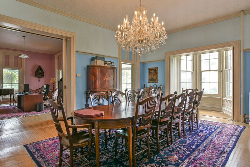 5 Classic Features In Chambersburg Homes That Are Becoming Popular Again And 7 That Never Went Out Of Style - Decor Hint Formal Dining Rooms Honor Tradition