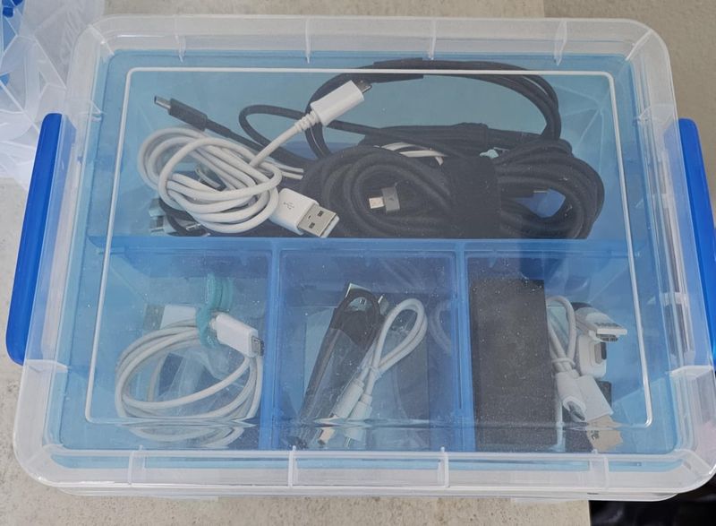 33 Organizing Hacks To Transform Your Home - Decor Hint Labeled Charging Station