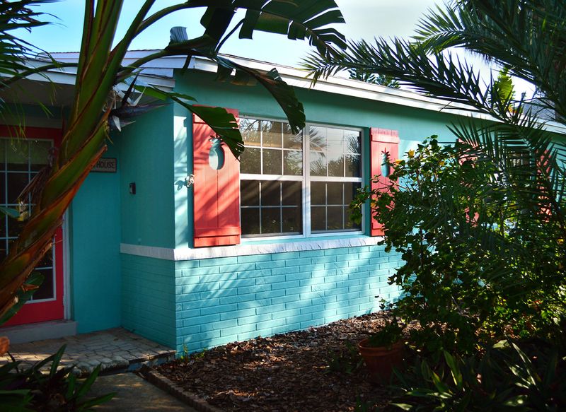 12 Coastal-Inspired Curb Appeal Ideas Seen In California Homes (And 3 That Are Losing Charm Fast) - Decor Hint Turquoise Front Doors (Losing Charm)