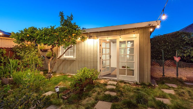 11 Types Of Homes Expected To Plummet In Value By The End Of 2025 (And 9 Types That Will Grow Even More) - Decor Hint Sustainable Tiny Homes On Wheels