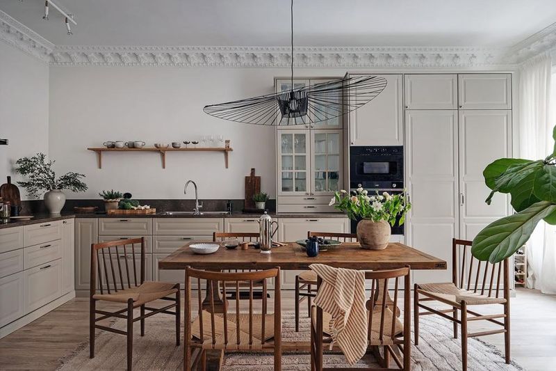 10 Earth-Toned Kitchens That Strike The Perfect Balance Between Modern & Timeless (Plus 10 That Are A Bad Choice) - Decor Hint Beige And Sand Color Schemes With Subtle Texture