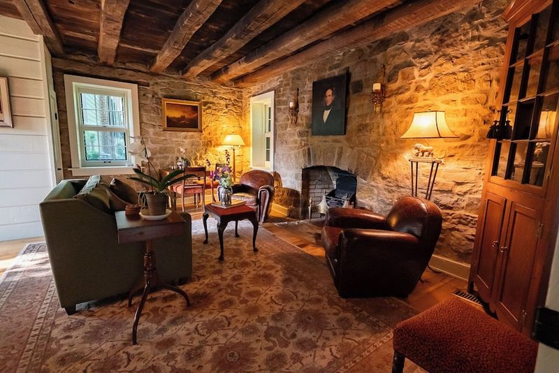 See 7 Things In Kentucky Houses Trending Up And 7 That Never Lost Their Charm - Decor Hint Limestone Features Honor Geological Heritage