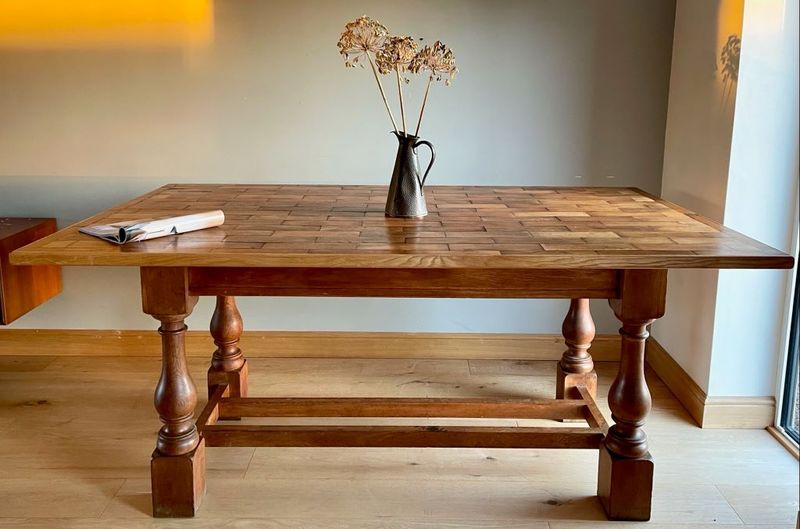 9 Vintage And Antique Decor Pieces You Should Avoid Having In Your Home And 9 To Own Instead - Decor Hint Own: Vintage Hardwood Furniture