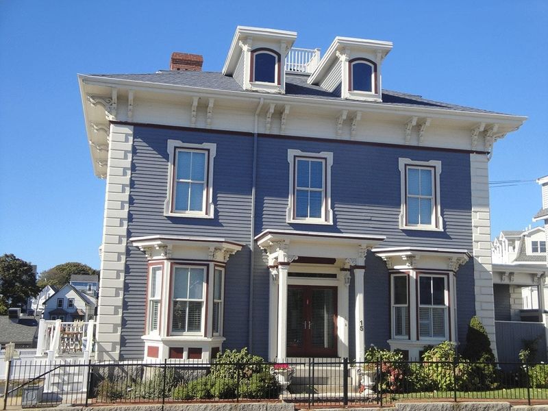 Italianate Elegance Fading Away