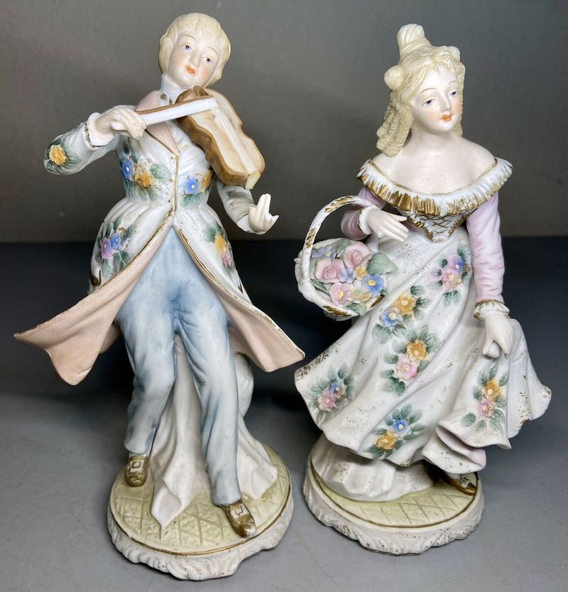 5 Items In Grandma’s Living Room That Are Worth A Fortune (And 5 That Are Kind Of Worthless) - Decor Hint Porcelain Figurines