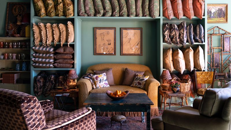 14 Features St. Louis Buyers Are Turning Their Backs On (Plus 5 They've Already Written Off) - Decor Hint Overly Themed Décor Rooms